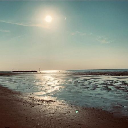 La Suite Malouine Dunkirk Bagian luar foto